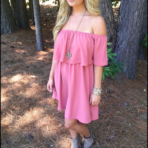 Red bean off shoulder dress - Picture 3 of 3