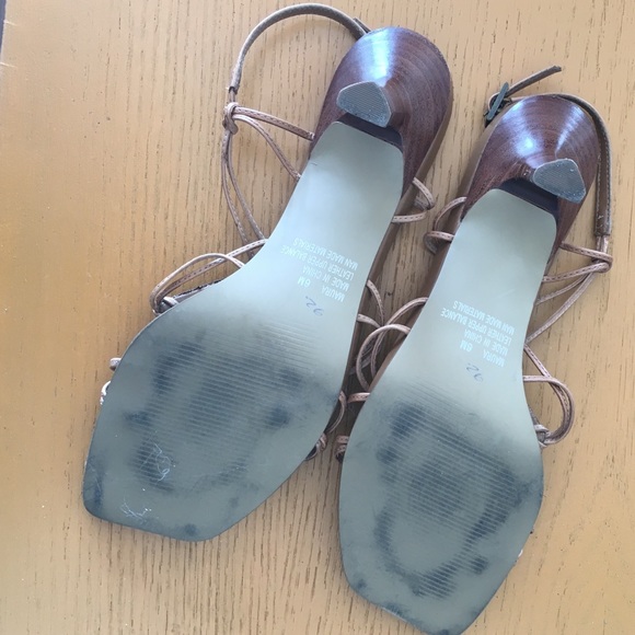 Heels - Picture 3 of 4