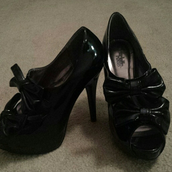 Hot Bowtie Heels
