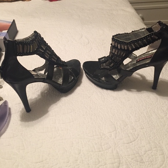 Heels - Picture 2 of 4