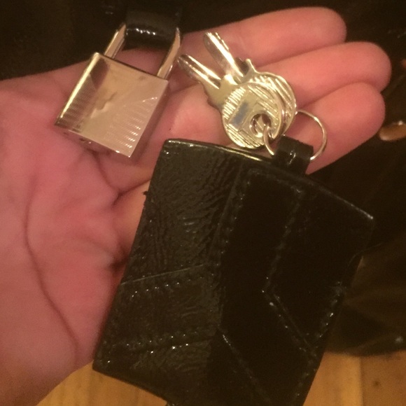 *SOLD* Authentic YSL Black Patent Leather Bag - Picture 2 of 4