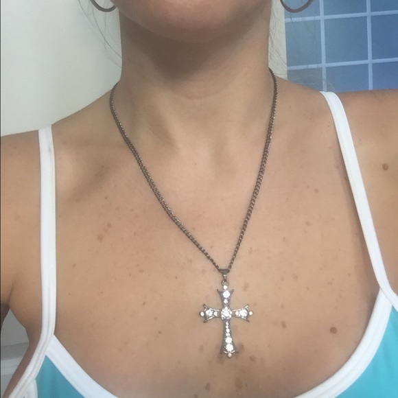 Cross accent necklace