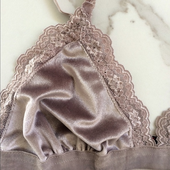 Lavender velveteen bralette - Picture 2 of 5
