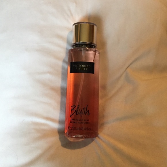 VS Blush fragrance mist