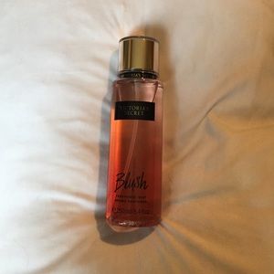 VS Blush fragrance mist