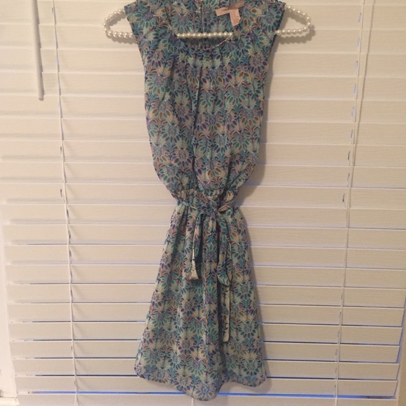 Patterned dress! - Picture 2 of 4