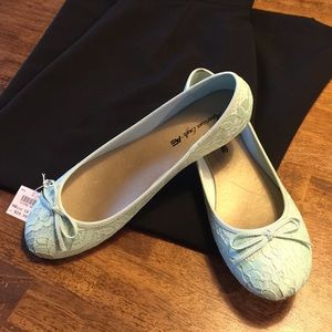 MINT LACE FLATS