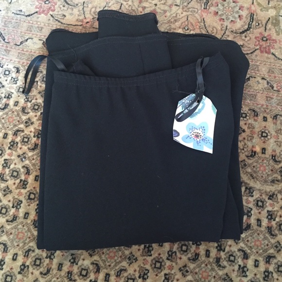 BLACK MAXI SKIRT