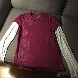 Long-sleeved t-shirt