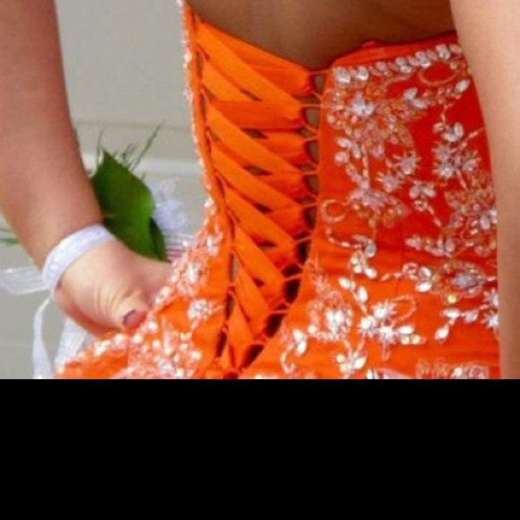 Dress - Picture 2 of 2