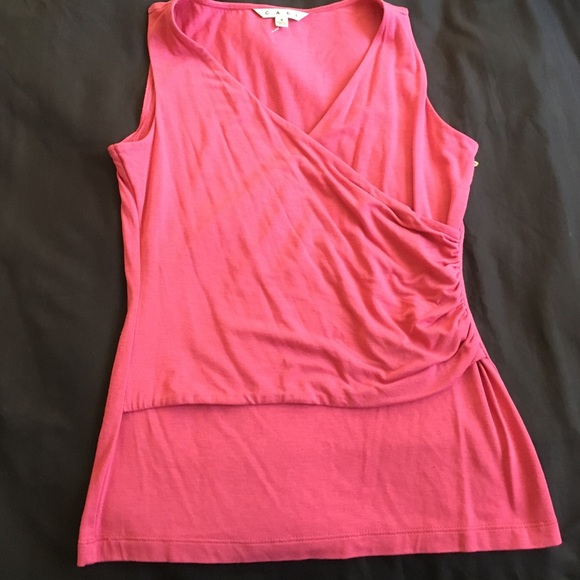 Women's pink vneck top