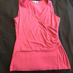 Women's pink vneck top
