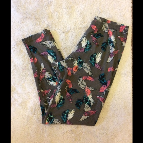 Feather Print Leggings