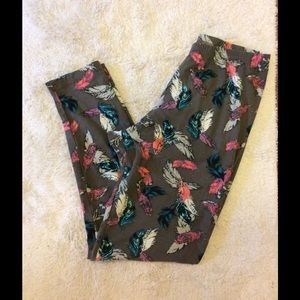 Feather Print Leggings