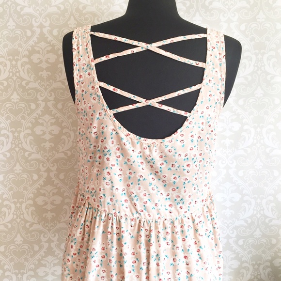 Pink Floral Crisscross Top - Picture 4 of 4