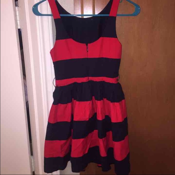 Dress - Picture 3 of 3