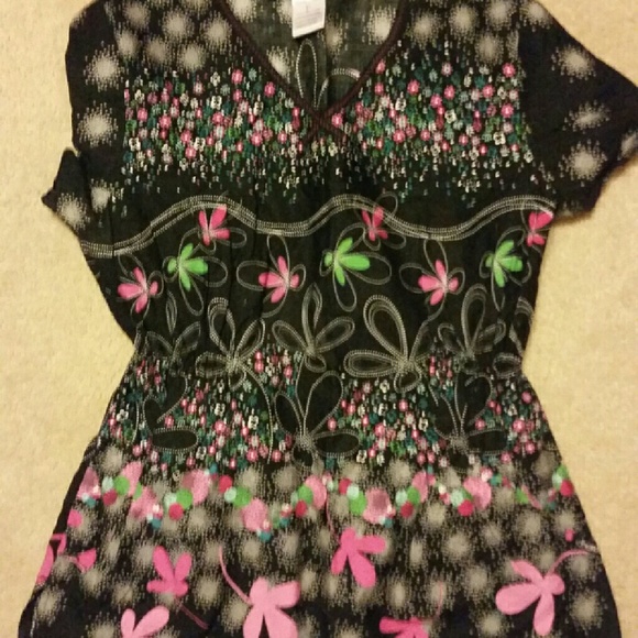 Cherokee print scrub top size large