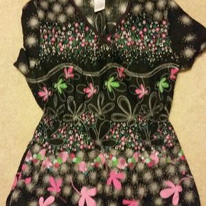 Cherokee print scrub top size large