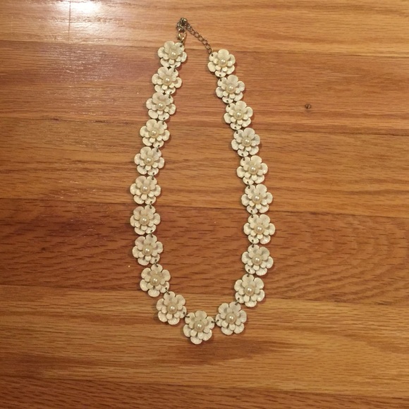 White flower necklace