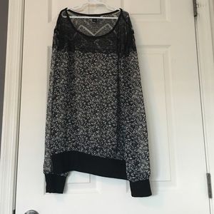 Metaphor top, size medium