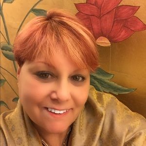 Meet your Posher, Lorraine