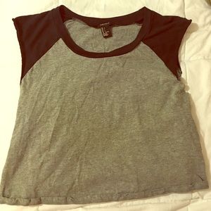 Black and gray crop top shirt