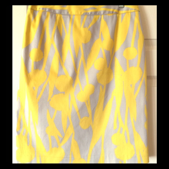 Boden chartreuse and gray print skirt
