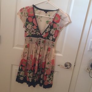 Cute shirt for leggings or skinny jeans.