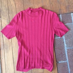 RED SHORT SLEEVE TURTLE NECK