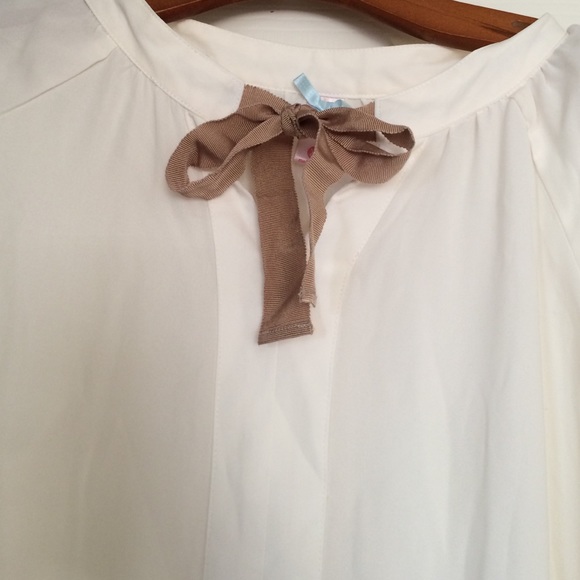 Beautiful Cream and Tan Top - Picture 2 of 3