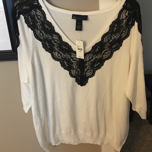 Nwt light sweater.