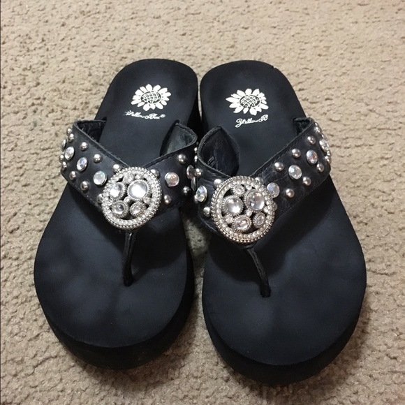 Yellow Box Flip Flips