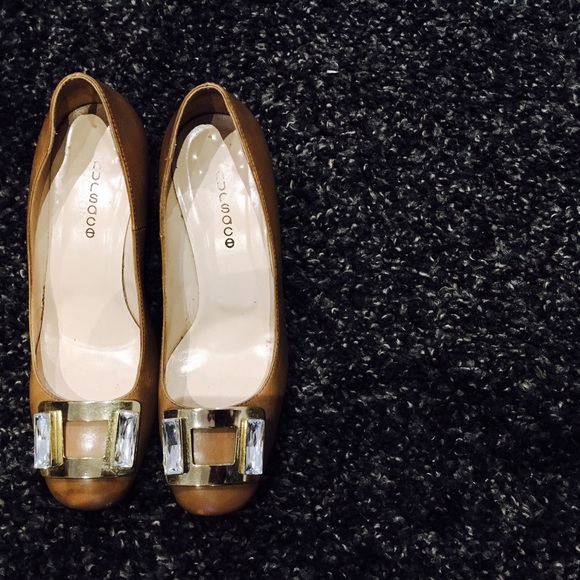 Nursace women's shoes.