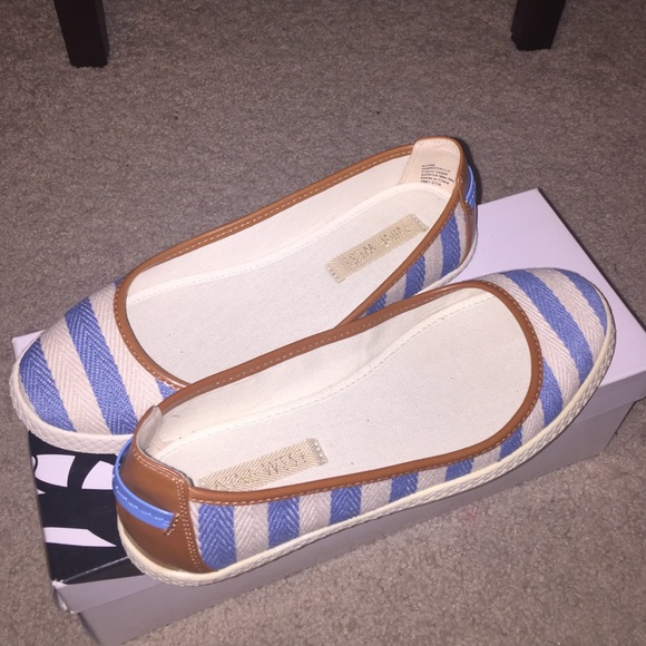 Nine West- canvas shoes
