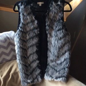 Fur front vest. Size M. No buttons.