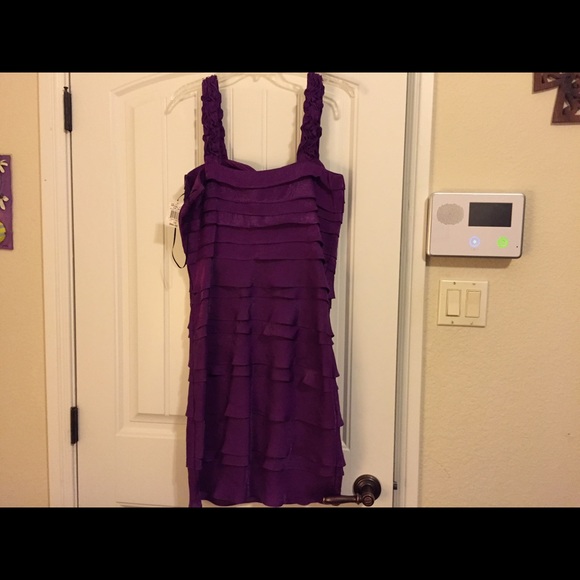 Signature by Sangria Shimmery Purple Shutter Cocktail Social Dress NWT Size 12 - Picture 2 of 9