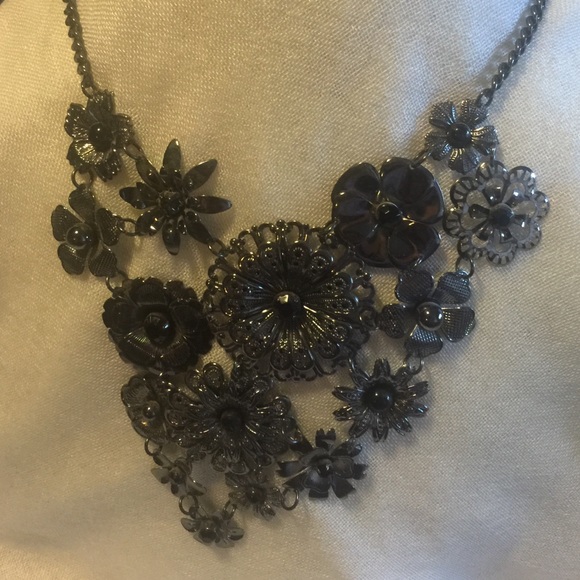 Floral metal necklace
