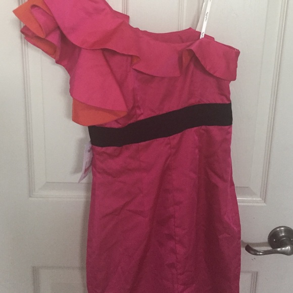 Dress - Picture 3 of 3