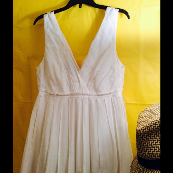 GAP Pleated "Marilyn Monroe" Dress. - Picture 3 of 4