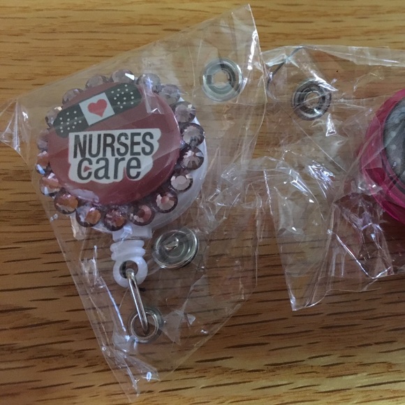 Nurse iD badge retractable holder