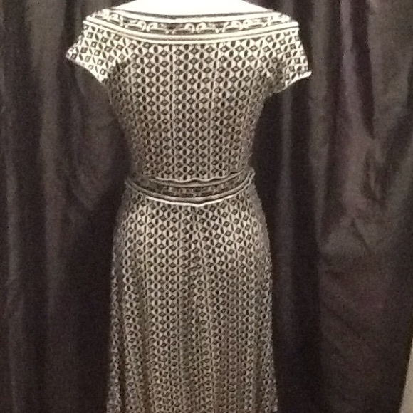 MAX STUDIO DRESS - Picture 3 of 4