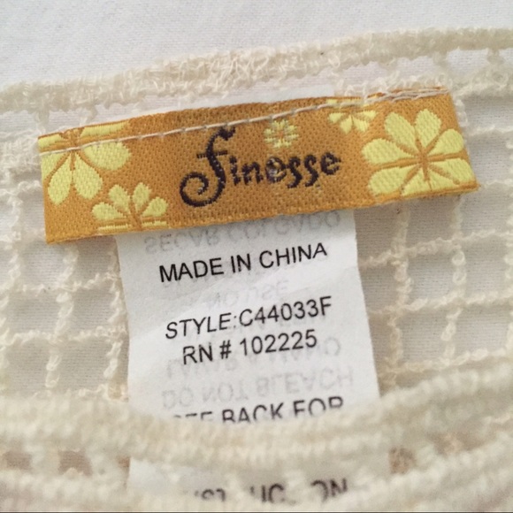 Mesh Crochet Pullover - Picture 2 of 2