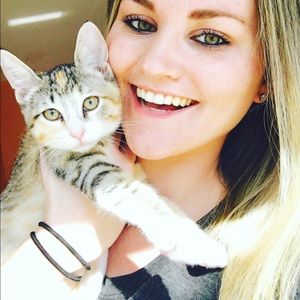 Meet your Posher, Danielle