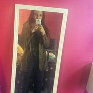 Meet your Posher, Edith