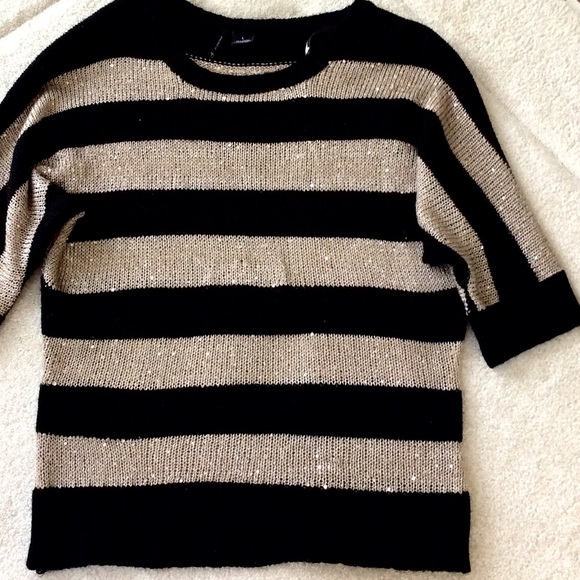 Sweater - Picture 3 of 3