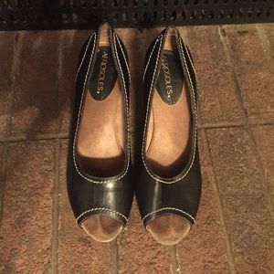 Black and Tan Aerosoles wedges