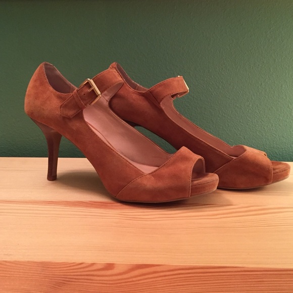 Suede Tan Pumps