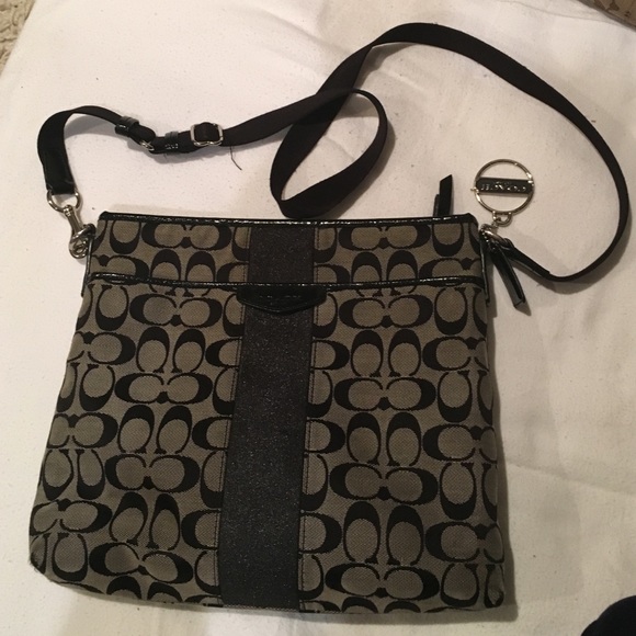 Medium size authentic Coach purse.