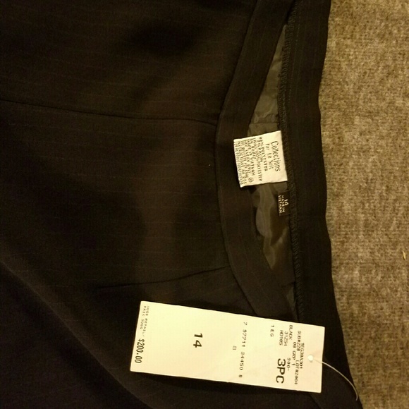 Collections for le suit - Picture 2 of 4