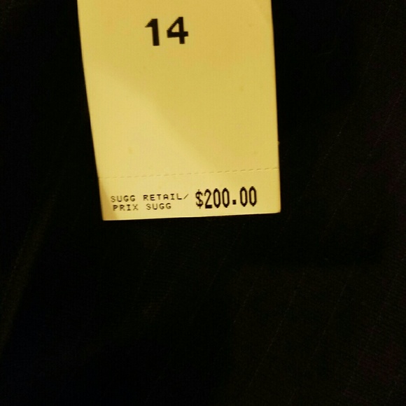 Collections for le suit - Picture 3 of 4